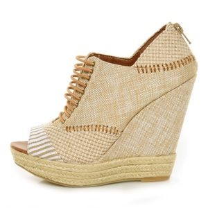 Chinese laundry wedges 👠👠 size 8